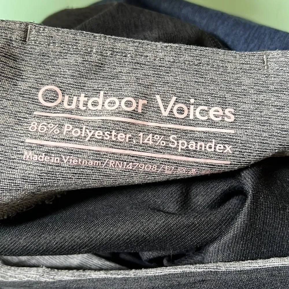 Outdoor Voices Springs 7/8 Leggings in black/navy/graphite S